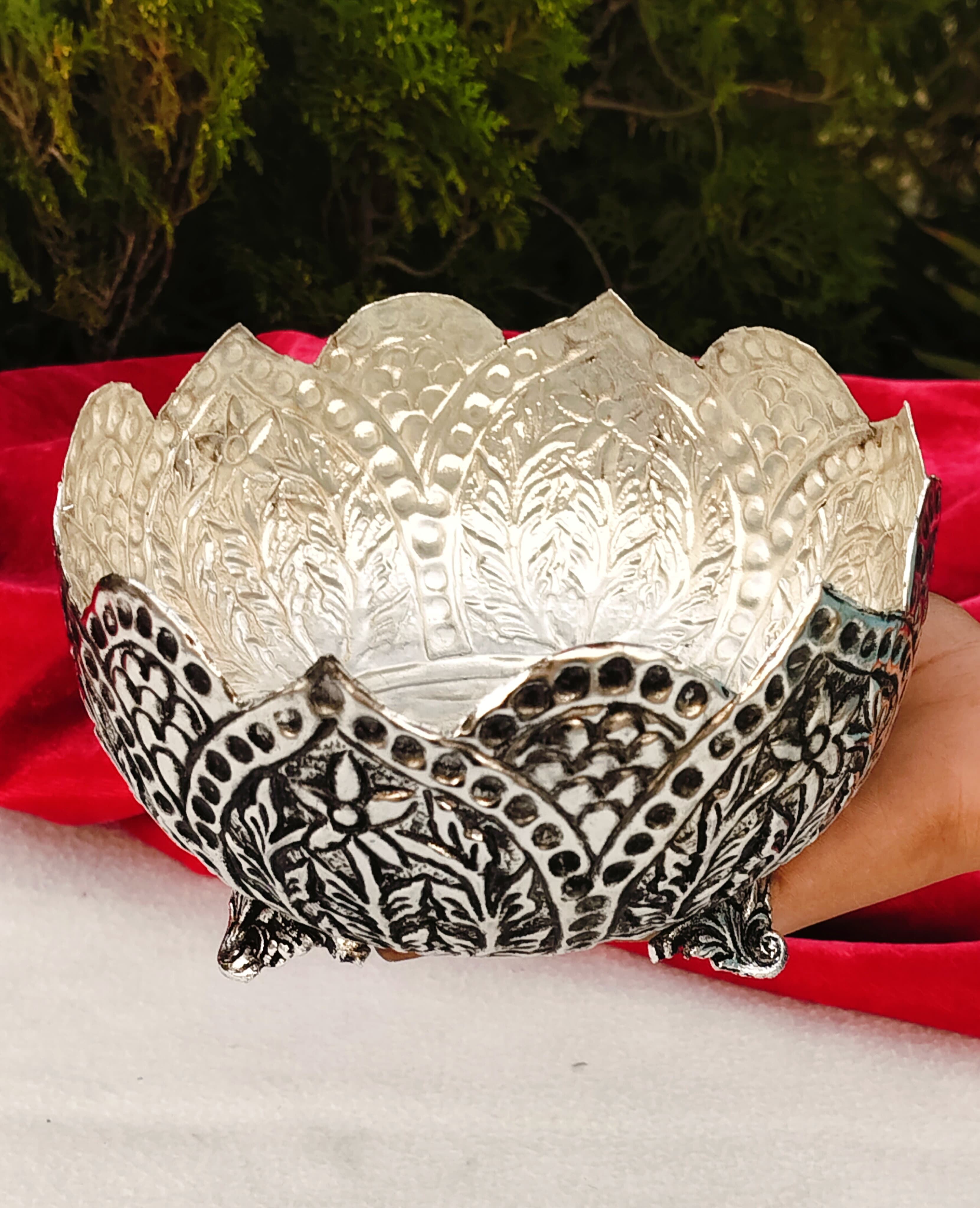 German silver lotus urli with good depth